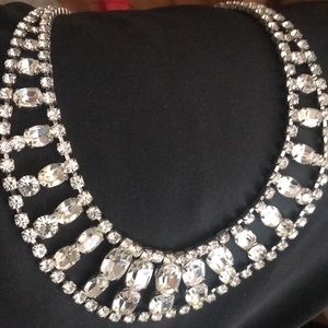 💋💋CLASSIC -💋Vintage Diamanté Necklace